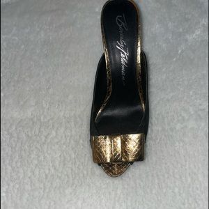Beverly Johnson Gold and Black Sliders